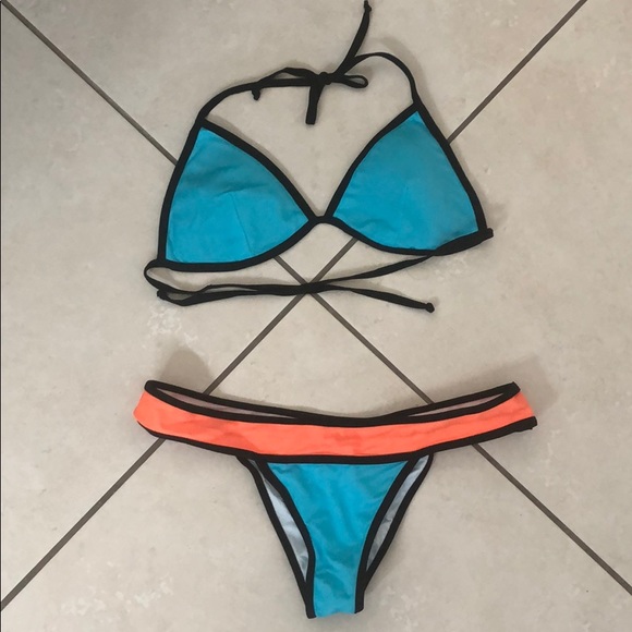 2 piece swimsuit - Picture 1 of 2